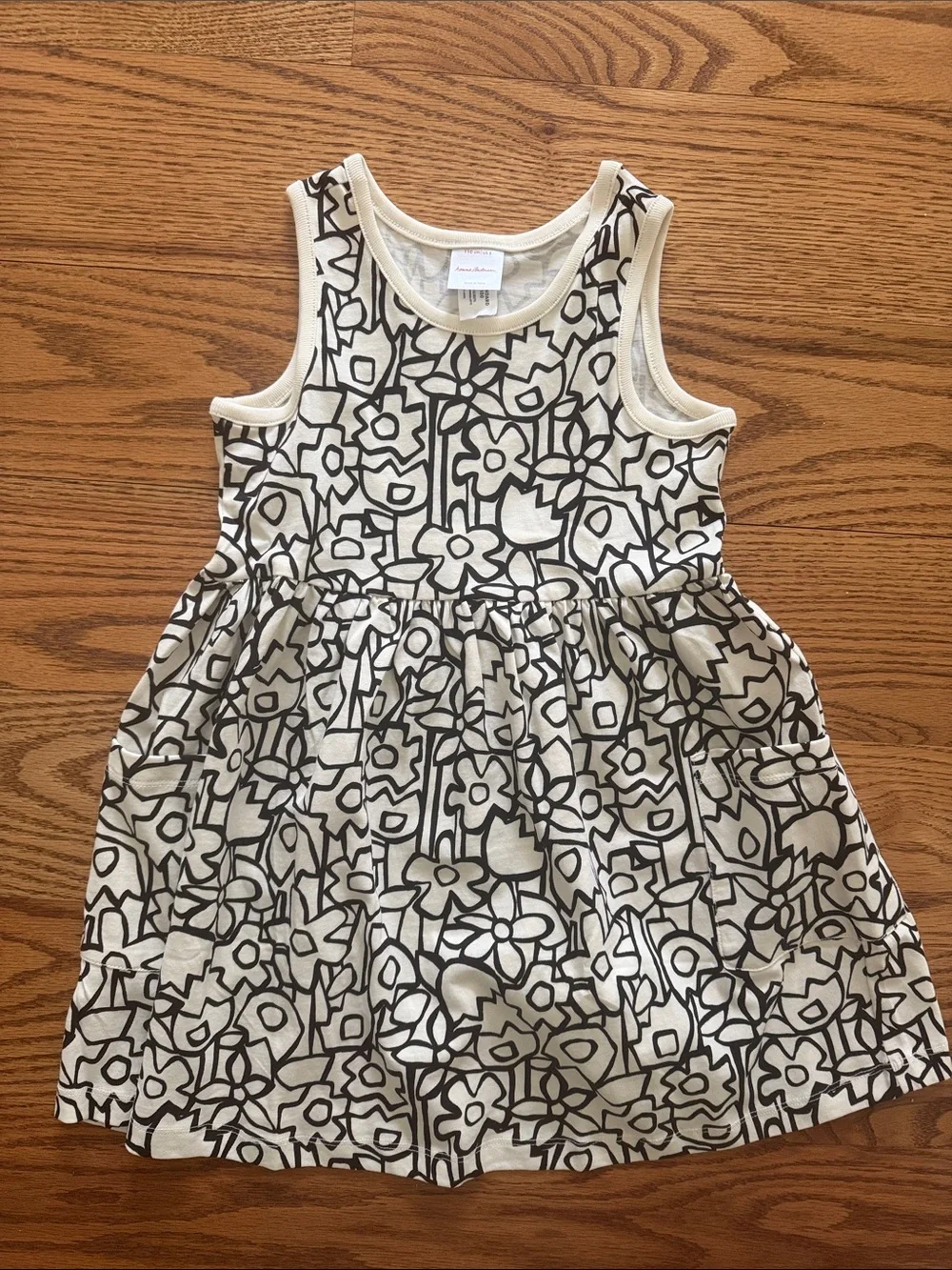 Hanna Andersson Kids Cream Floral Tank Dress with Black Outline Print